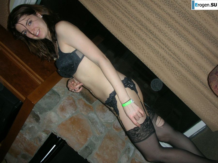 A young woman in red drank and undressed on camera. Slide 39