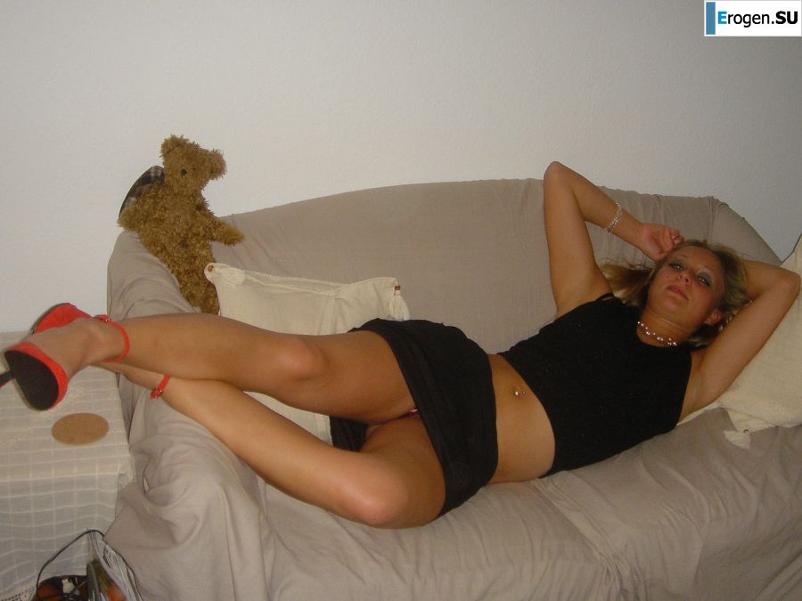 Cute blonde in pink panties showed tight boobs. Part 3. Slide 20