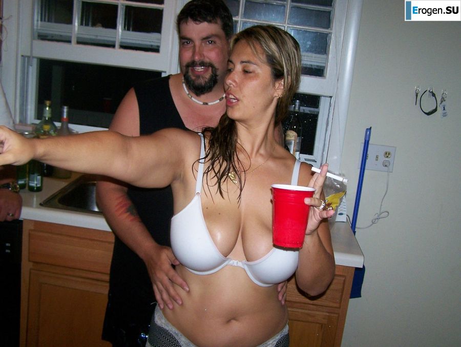 Luxurious blondes with magnificent breasts caress each other and expose themselves. Part 4. Slide 14