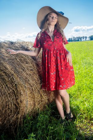 Kitty Kate in Hayloft. Thumb 1
