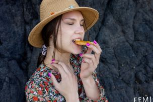 Polina in Summer Lunch. Thumb 2
