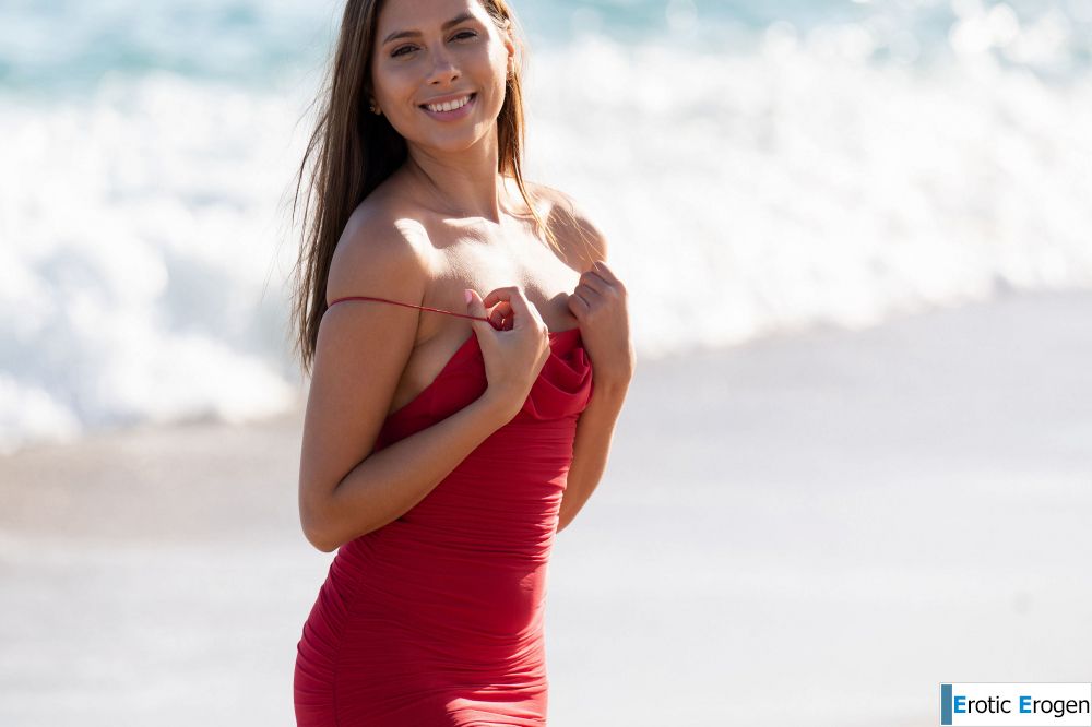 Baby Nicols in Beach Time. Picture 1