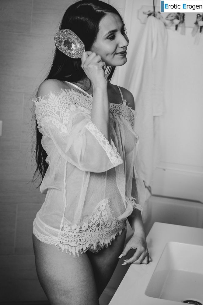 Vanessa Angel in Sweet Reflection. Фото 31