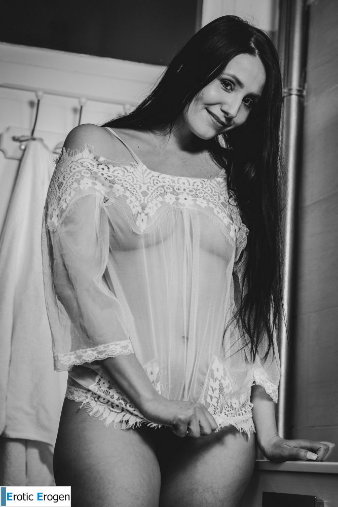 Vanessa Angel in Sweet Reflection. Фото 34