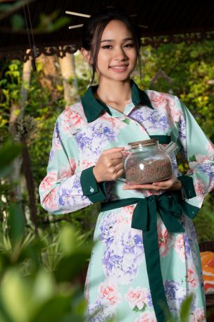 Mayuko in Loving Care. Thumb 1