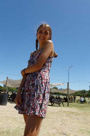 Zoe Aguilar in Sputnik Mi Amor. Thumb 7