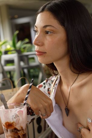 Julia Campos in Milkshake Cumbia. Thumb 10
