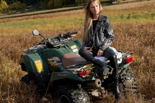 Molli in Wheels &amp; Heels. Эскиз 1