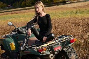Molli in Wheels &amp; Heels. Эскиз 2