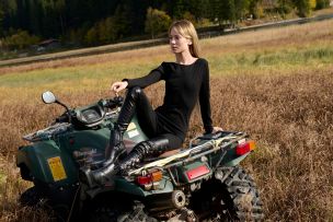 Molli in Wheels &amp; Heels. Эскиз 3