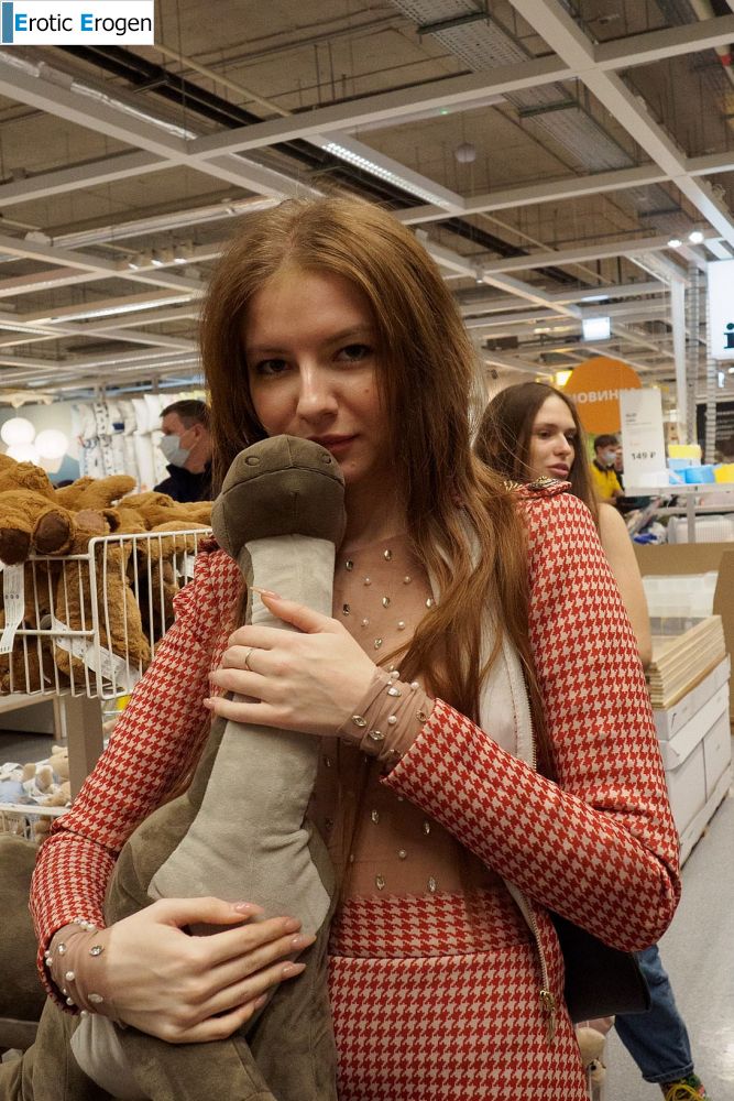 Liana Rainer in Nice Stuffies. Фото 27