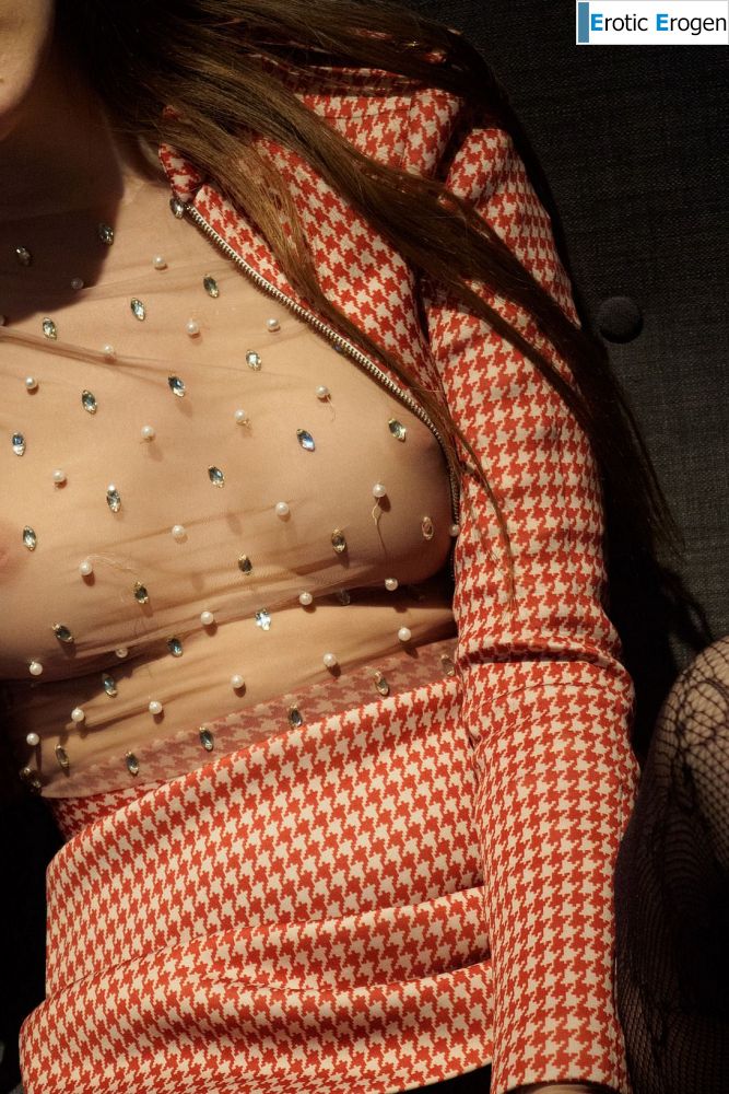 Liana Rainer in Nice Stuffies. Фото 28