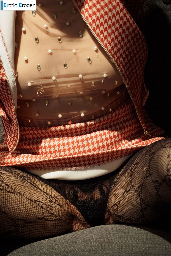 Liana Rainer in Nice Stuffies. Фото 29