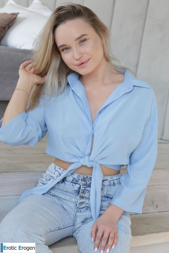 Olivia Myers in Sexy. Фото 3