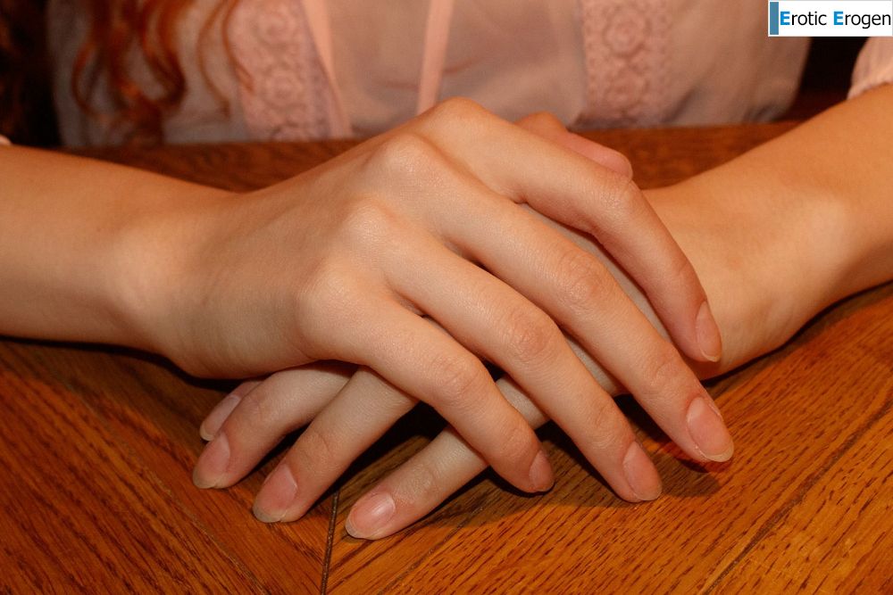 Kari Pitinova in Arm Wrestles Wife. Picture 34