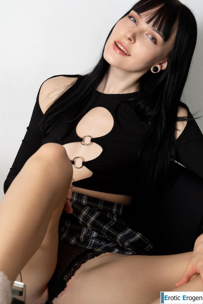 Amelia Riven in Ready For Anything. Picture 2
