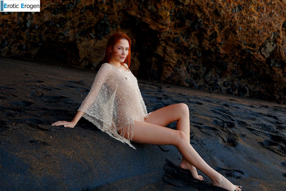 Janey in Hot Rocks. Picture 7
