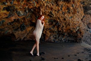 Janey in Hot Rocks. Thumb 1