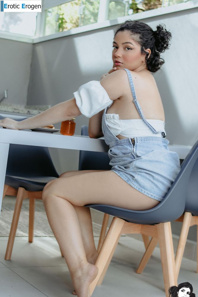 Ninaqueen in Taste My Honey. Picture 1