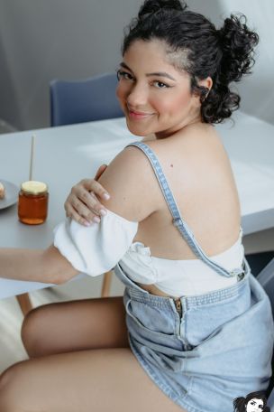 Ninaqueen in Taste My Honey. Thumb 2