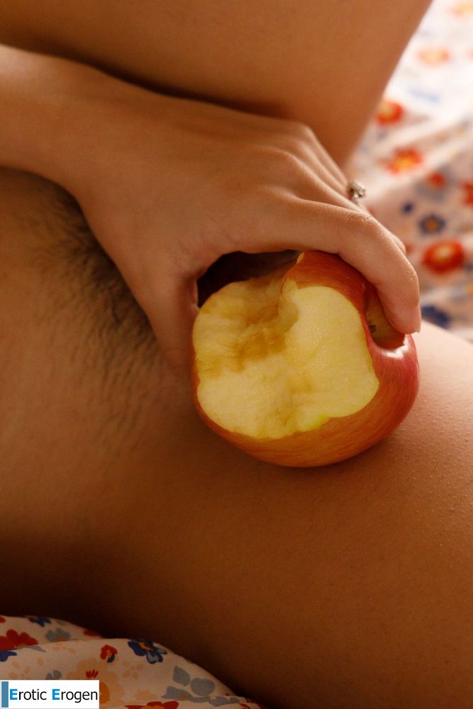 Hazel Heart in Them Apples 2. Picture 13
