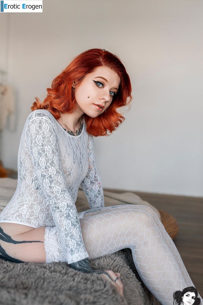 Redd in Delicate Lace. Picture 1