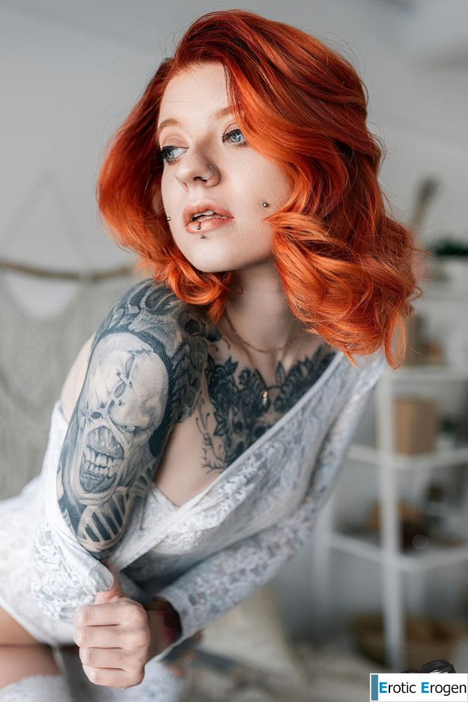 Redd in Delicate Lace. Picture 6