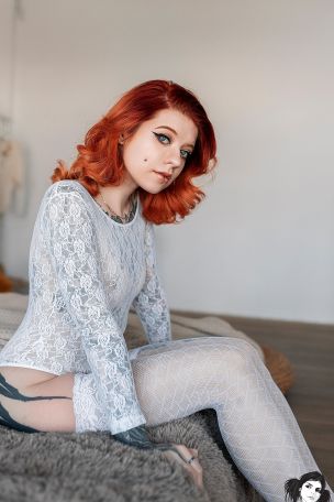 Redd in Delicate Lace. Thumb 1