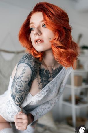 Redd in Delicate Lace. Thumb 6