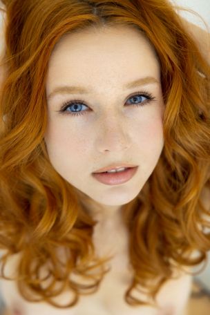 Lila Rouge in Mesmerizing Gaze. Эскиз 40