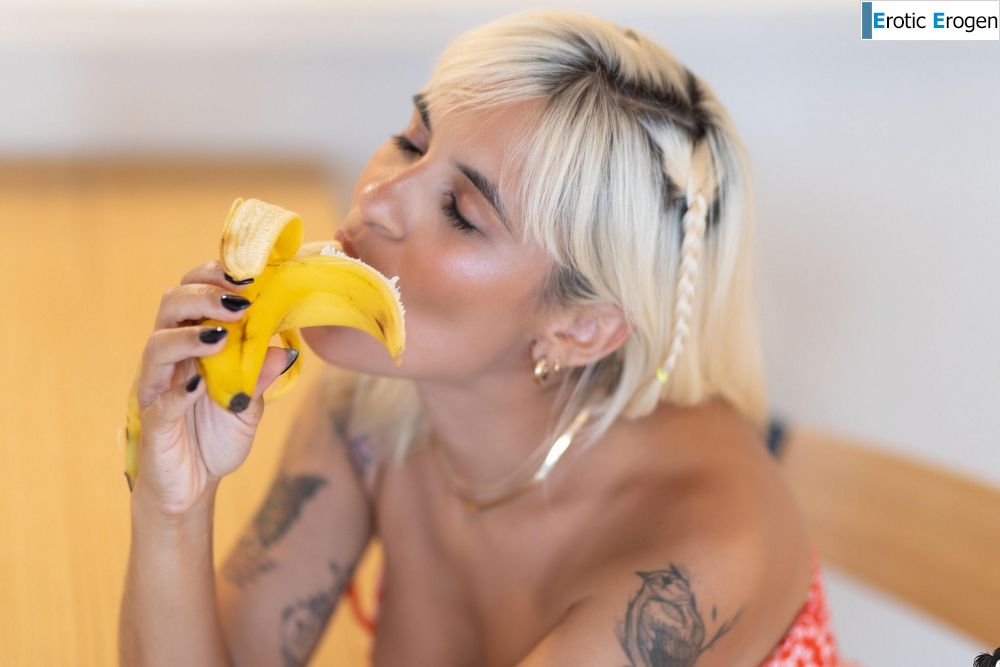 Stelar in Just Yellow Fun. Фото 8