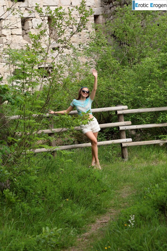 Stefani in Shoot Day. bts. Picture 4