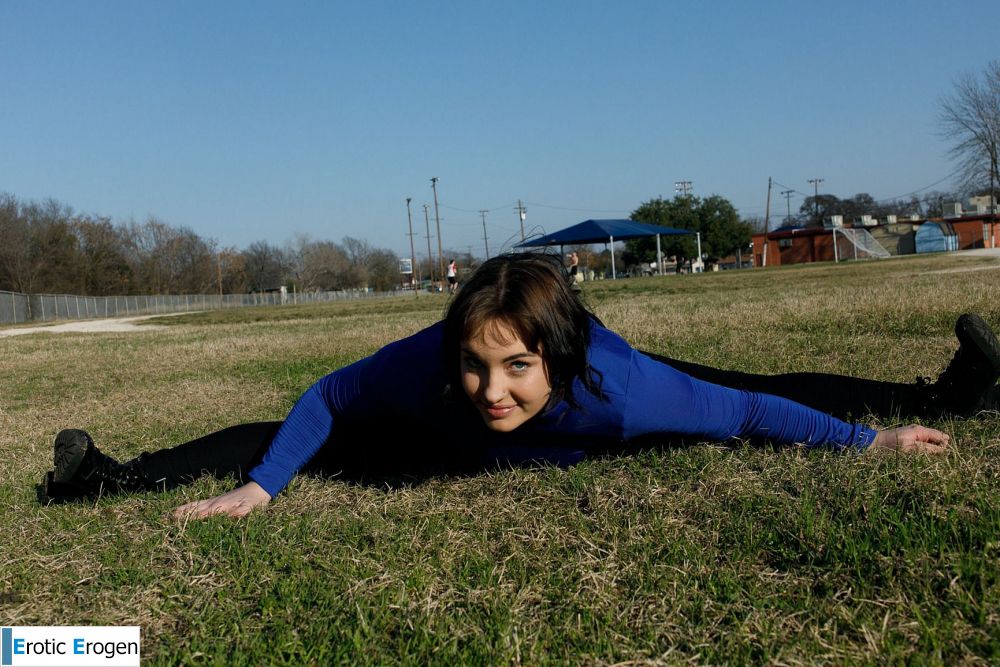 Jenna Phillips in Bottoms Up Pup. Фото 20