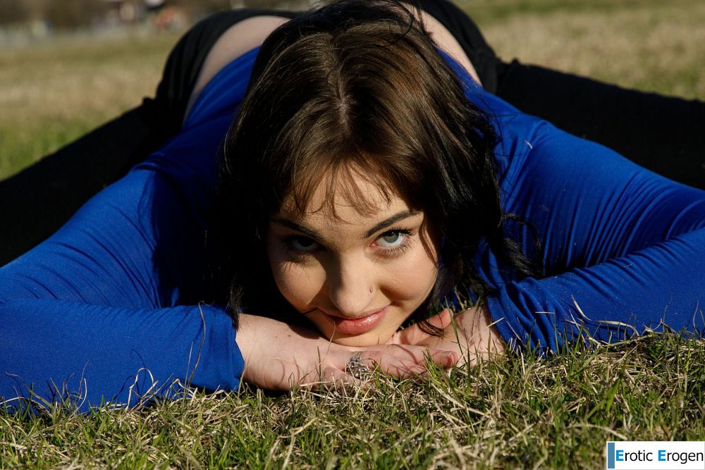 Jenna Phillips in Bottoms Up Pup. Фото 21