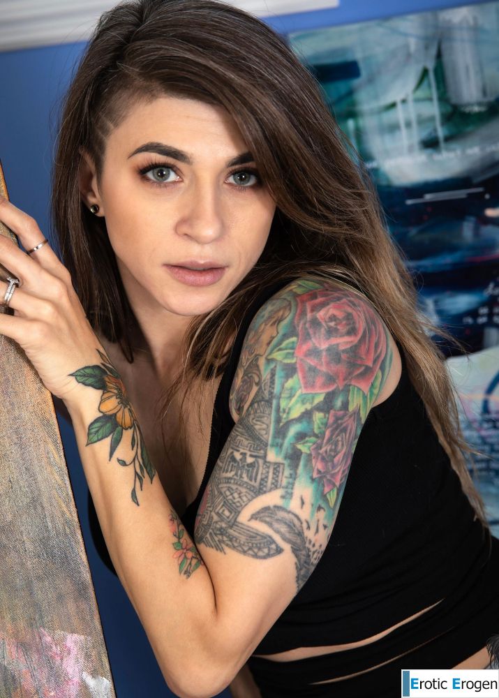 Angeladawn in Paint With Me. Фото 5