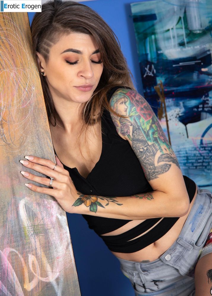 Angeladawn in Paint With Me. Фото 6