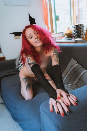 Redmarla in Bat Battle. Thumb 43
