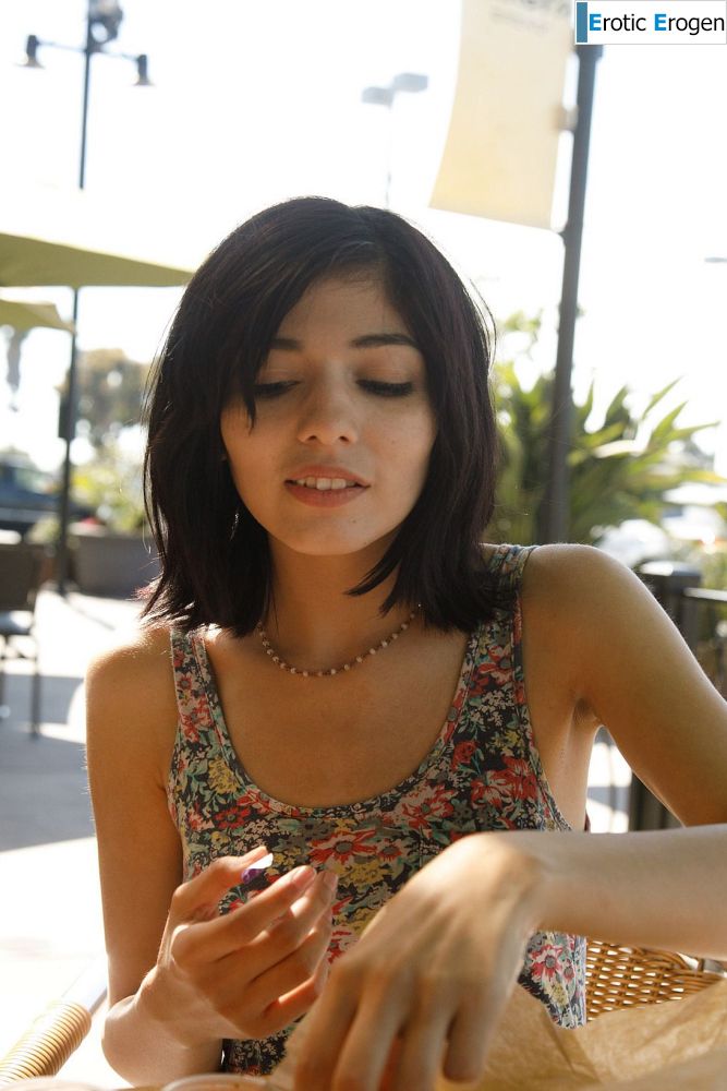 Camila Gomez in Photos With Friends. Picture 31
