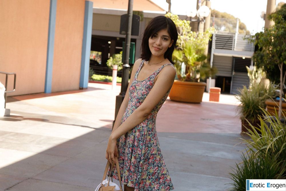 Camila Gomez in Photos With Friends. Picture 7