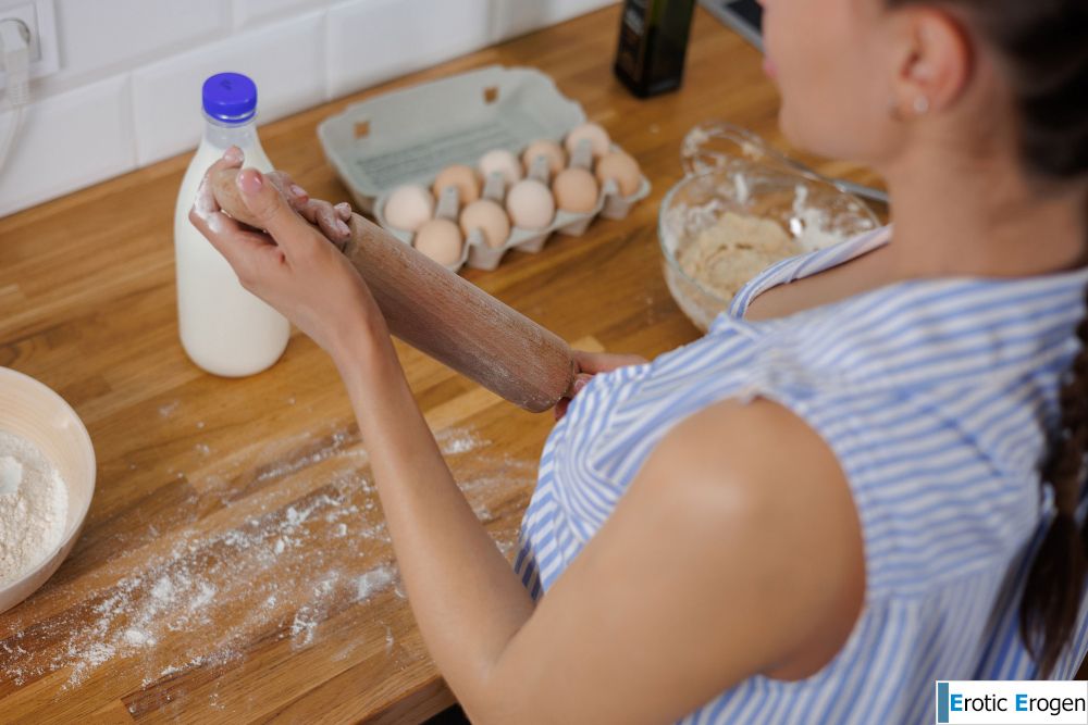 Megan F in Let’s Cook. Фото 2