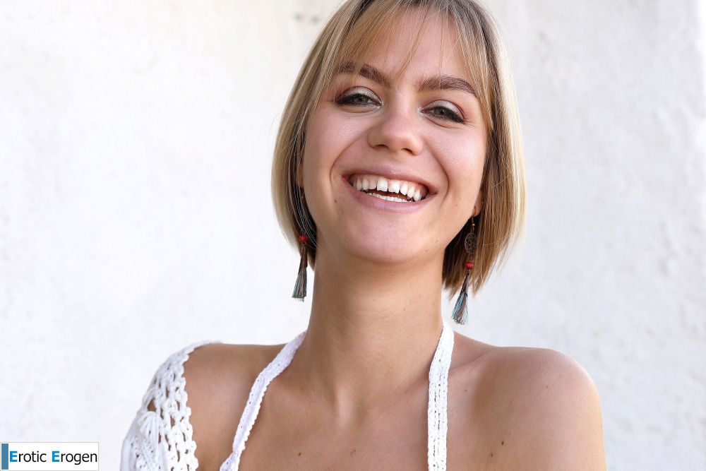 Lana Lane in Postcard From Funchal. Слайд 16