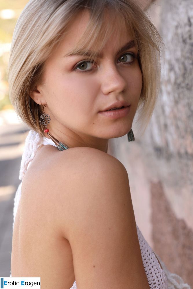 Lana Lane in Postcard From Funchal. Слайд 32