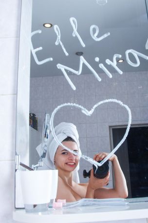Elle Mira in V Elle Ntine. Thumb 20
