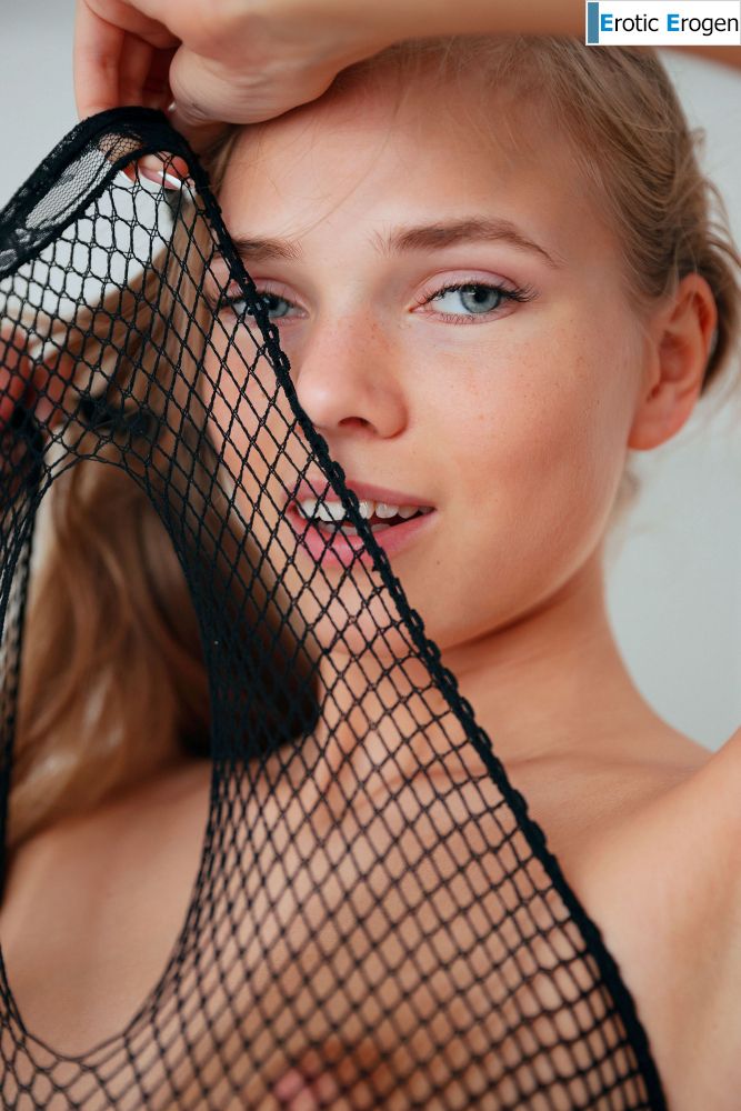 Luise in Fishnet Frenzy. Слайд 21