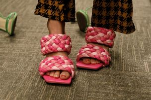 Soledad Lomas in In Nordstrom Rack. Thumb 23