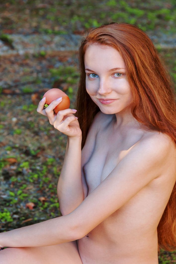 Lola Jolie in Nude Surprise. Thumb 28