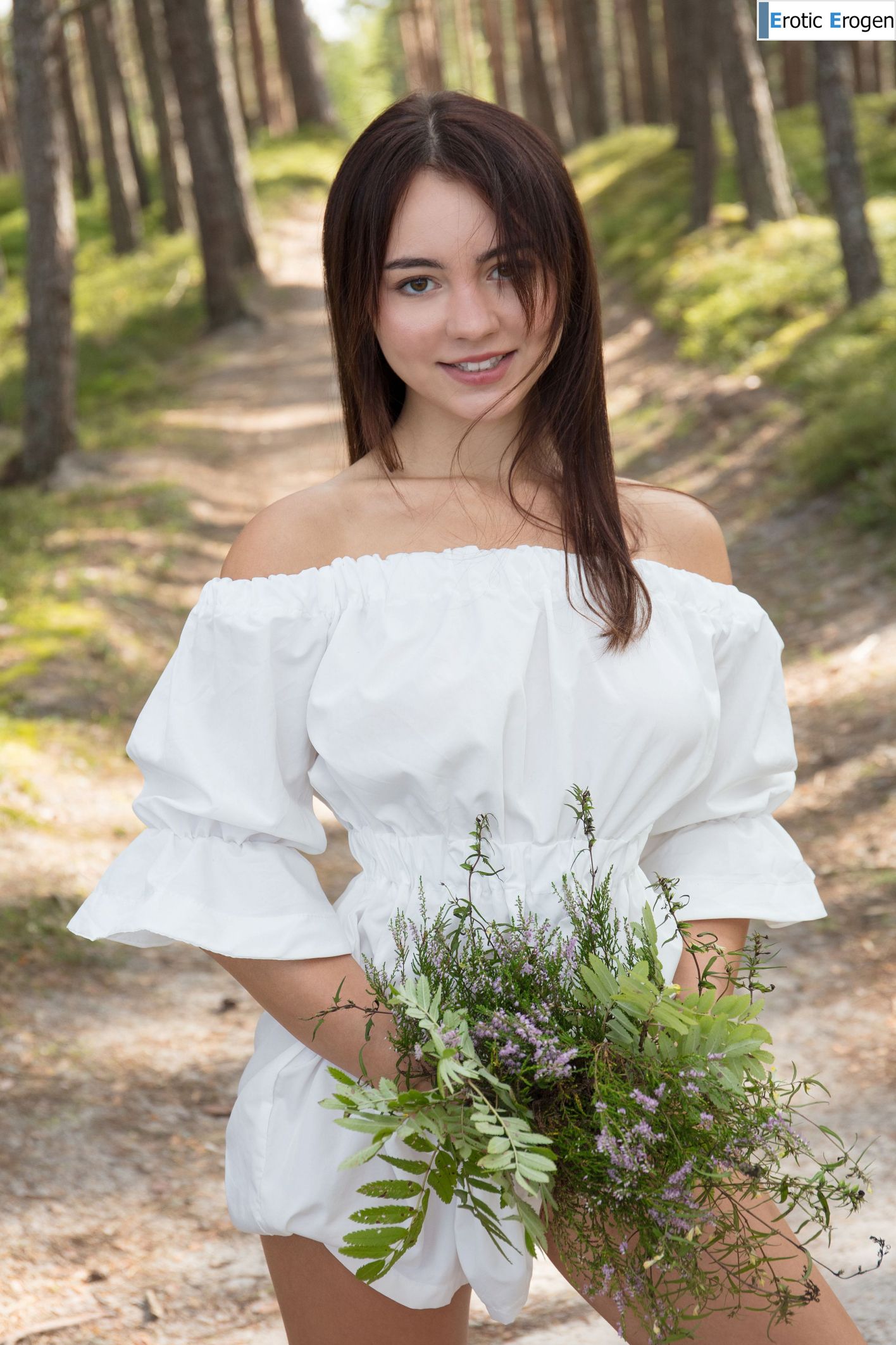 Dellia in Dellia&apos;s Debut. Picture 10