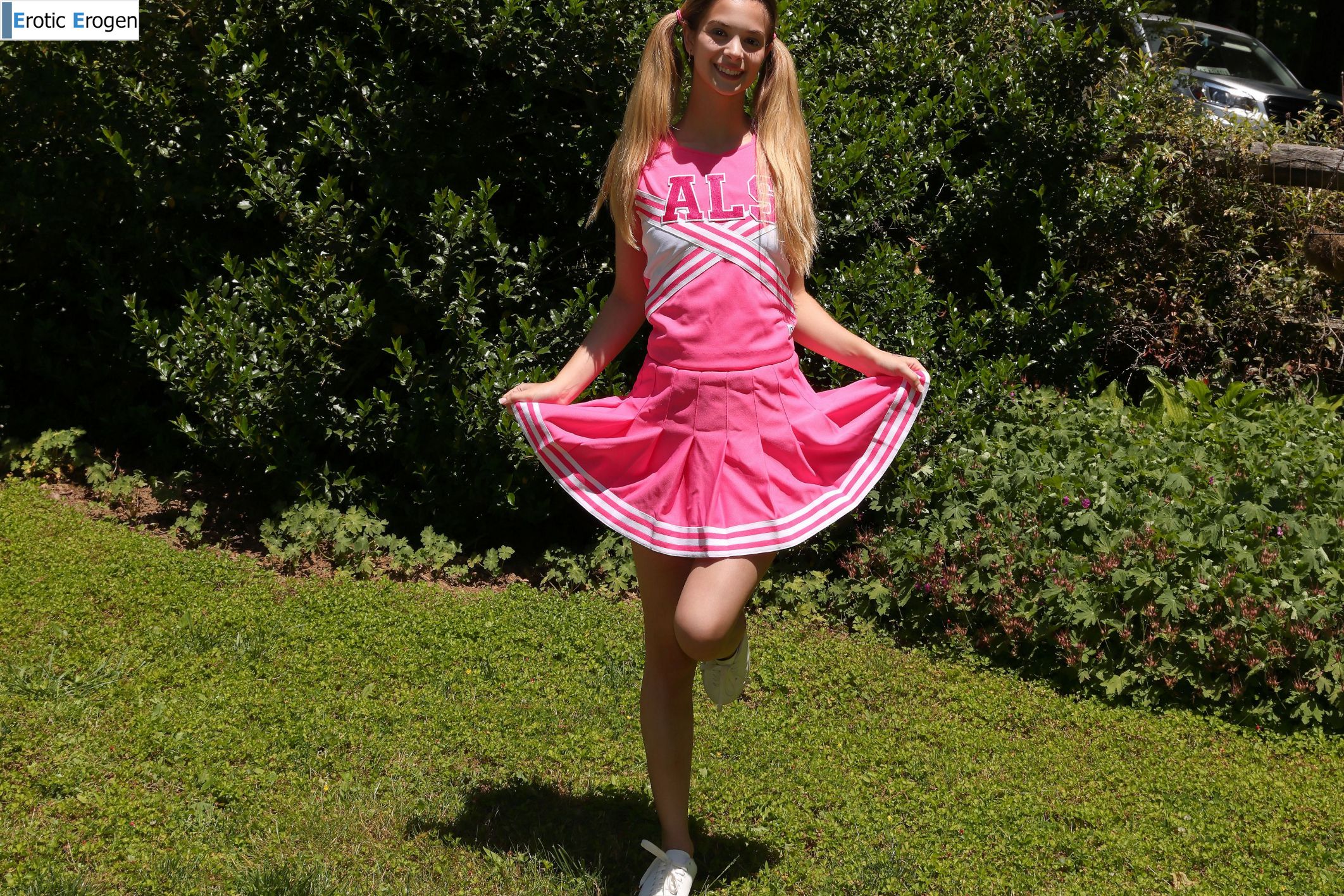 Molly Little in Cheery Disposition. Picture 8