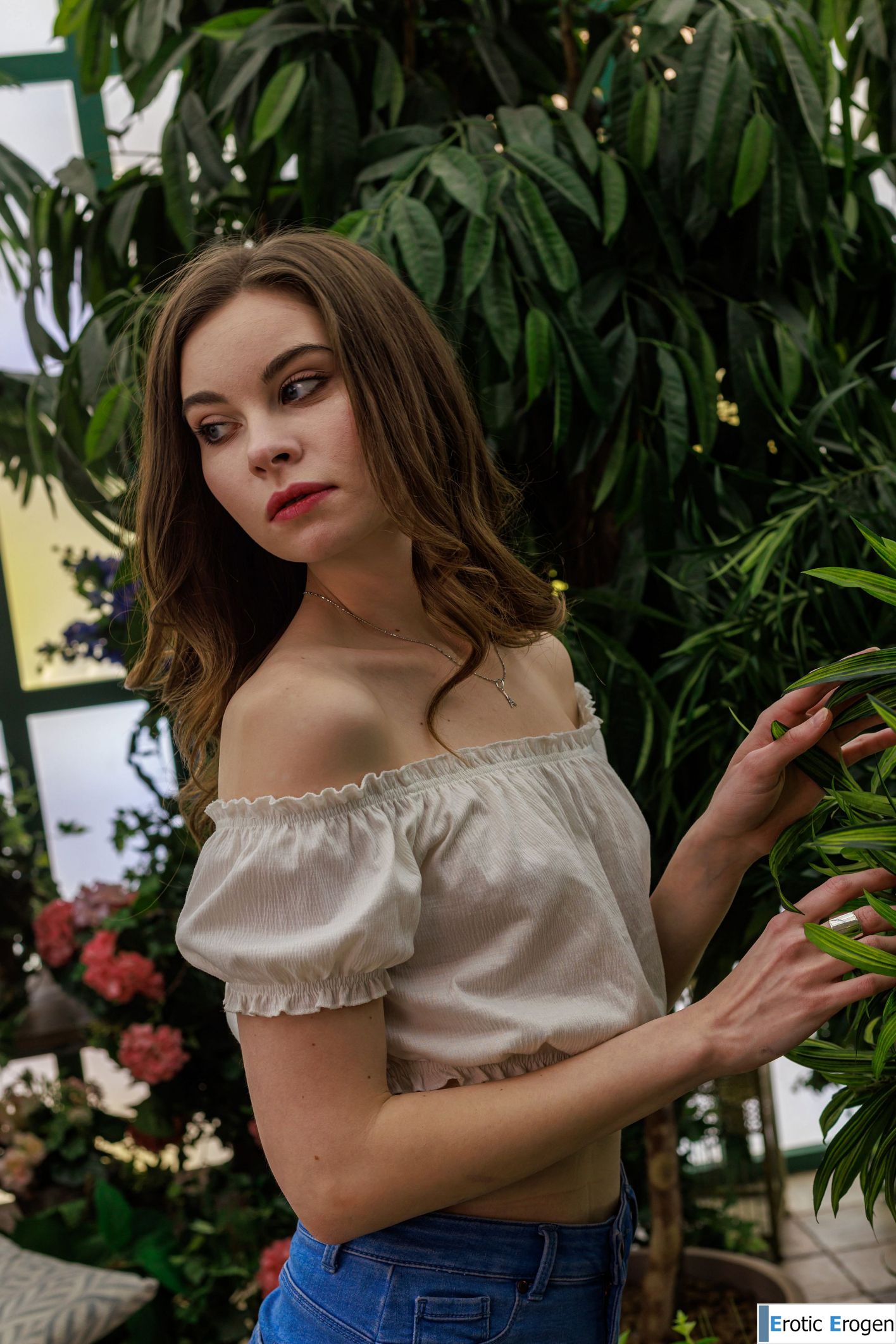 Dana in Tropical Garden. Picture 12