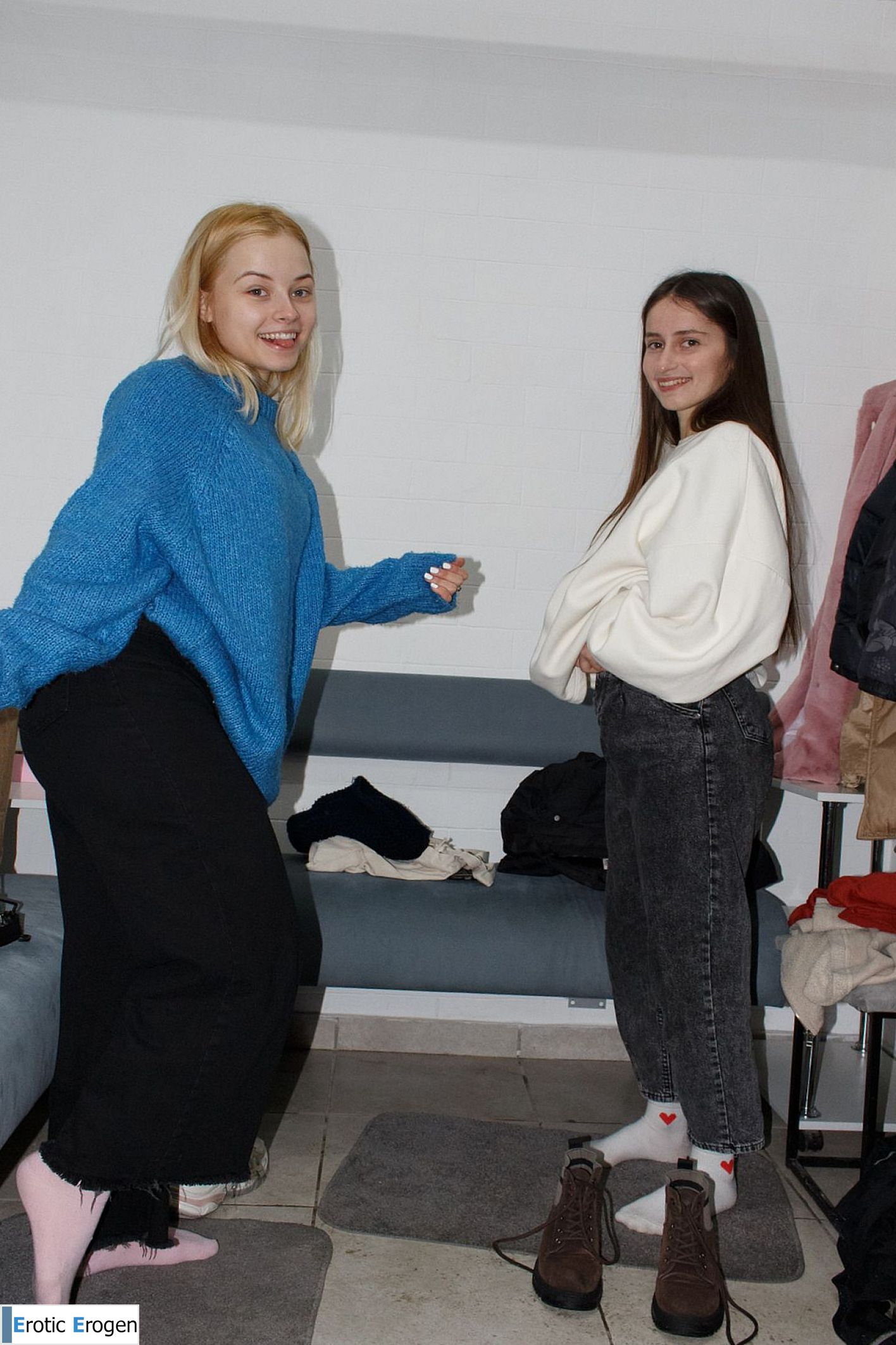 Irina And Bianca in Very Friendly Flexin. Фото 40